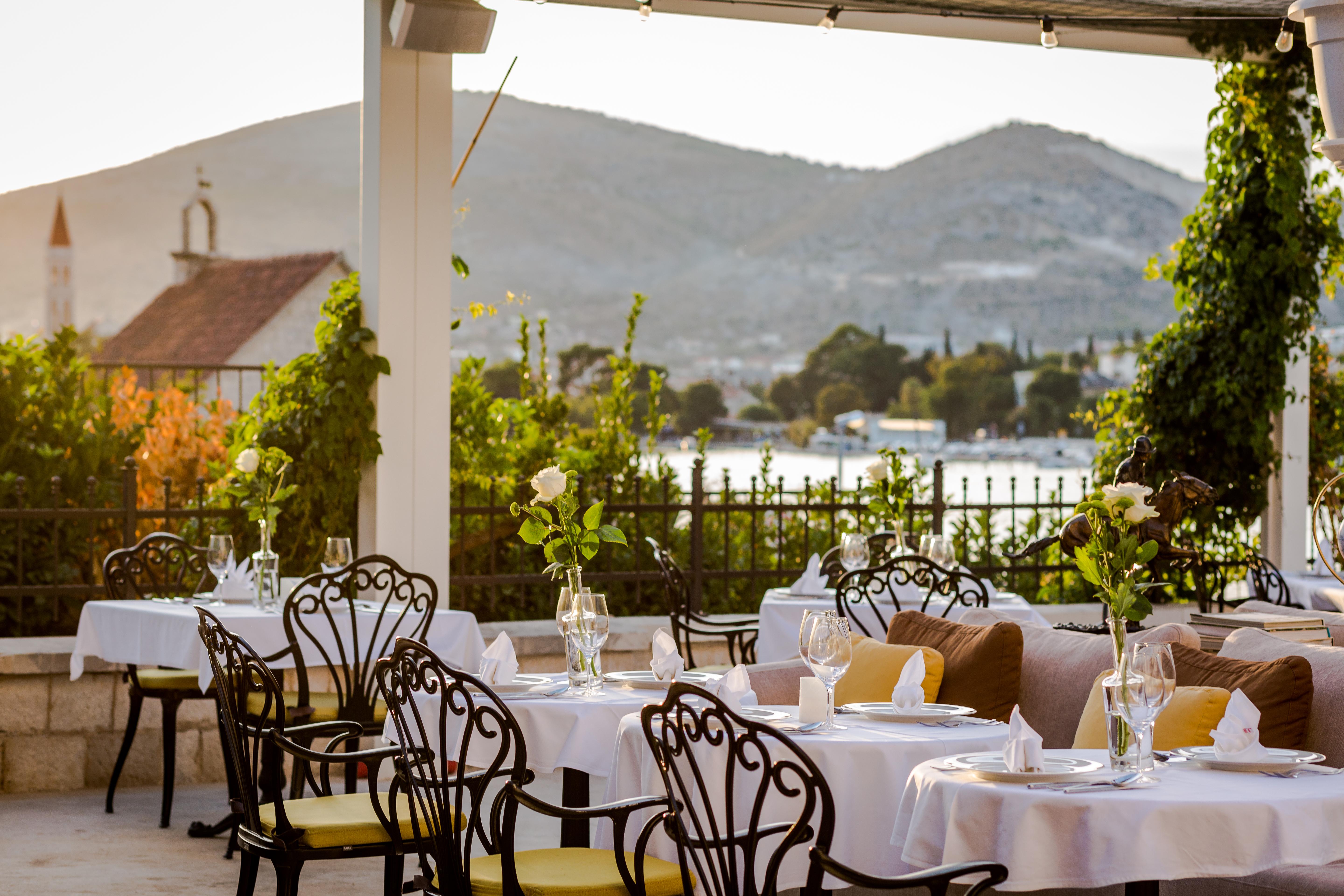 Hotel Brown House & Trogir